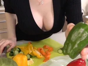 Chuyện tình anh học sinh và cô chủ quán cafe có Ông xã biến thái