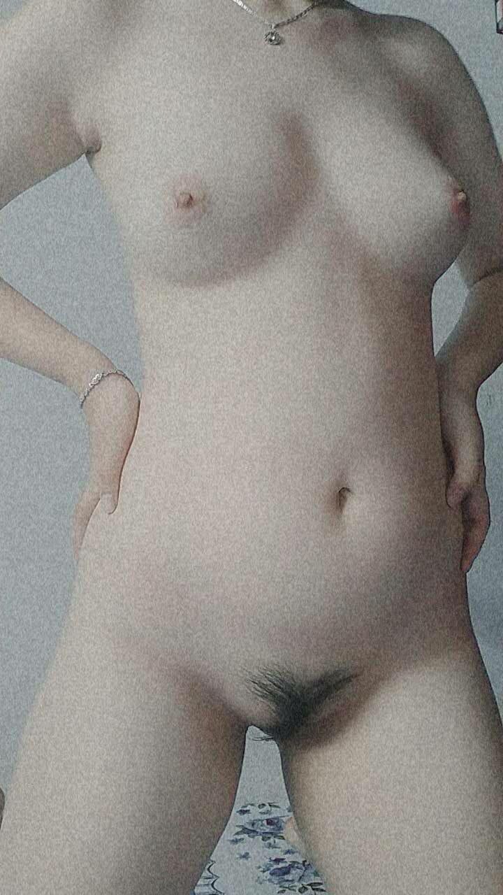 Mây mưa cùng chị chủ thầu vú to lồn không lông